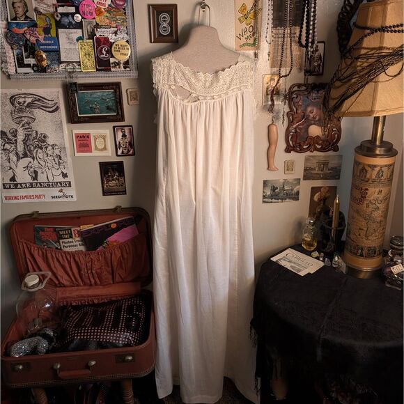 Vintage Christian Dior Lace Slip Dress Women's Medium/Large Light Pink Nightgown - Picture 3 of 7